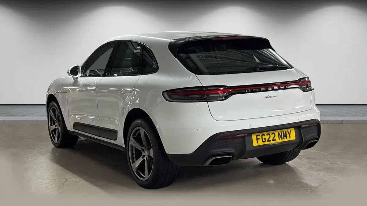 Used Porsche Macan 265 HP (194 kW) 2022 White SUV