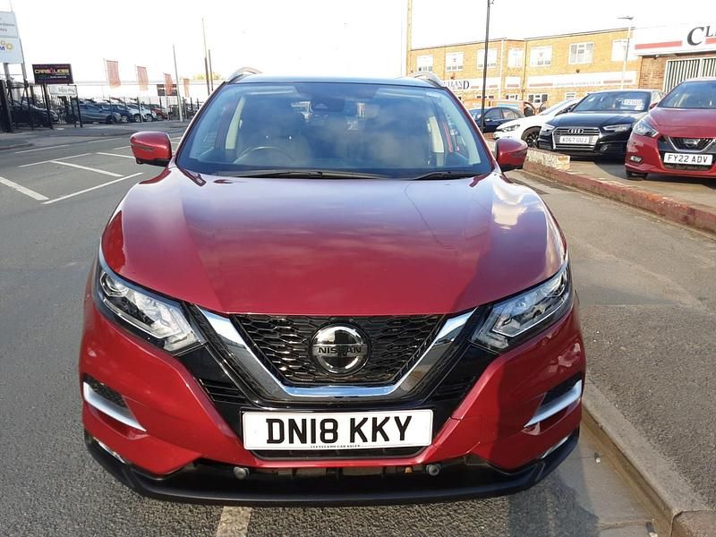 Used Nissan Qashqai N-Connecta 2018 Red SUV