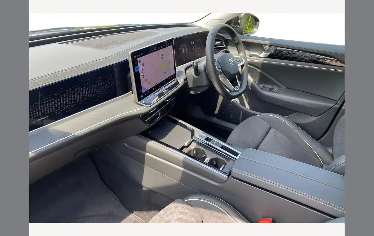New VW Passat Elegance 204 HP (150 kW) 2026 Black Estate