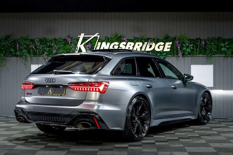Begagnad Audi RS6 Exclusive 2022 Grå Kombi