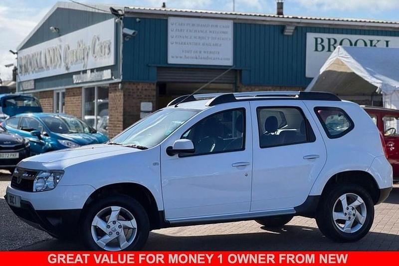 Used Dacia Duster Lauréate 110 HP (80 kW) 2013 White SUV