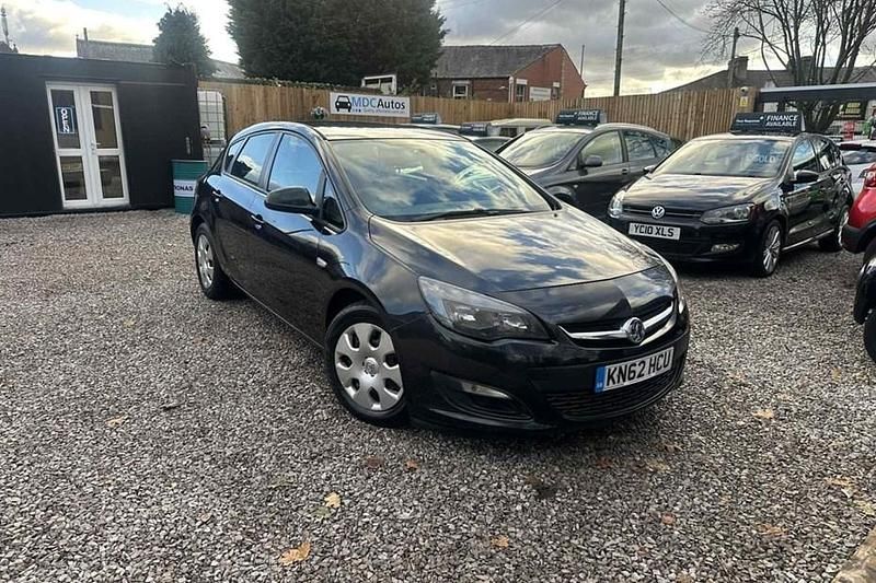 Black Used 2012 Vauxhall Astra Hatchback | £2,499 (Fair price) - Image 1/1