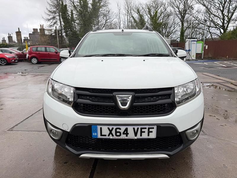 Used Dacia Sandero Ambiance 90 HP (66 kW) 2014 White Hatchback