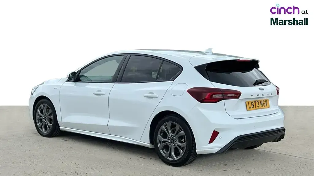 Used Ford Focus ST-Line 125 HP (91 kW) 2023 White Hatchback
