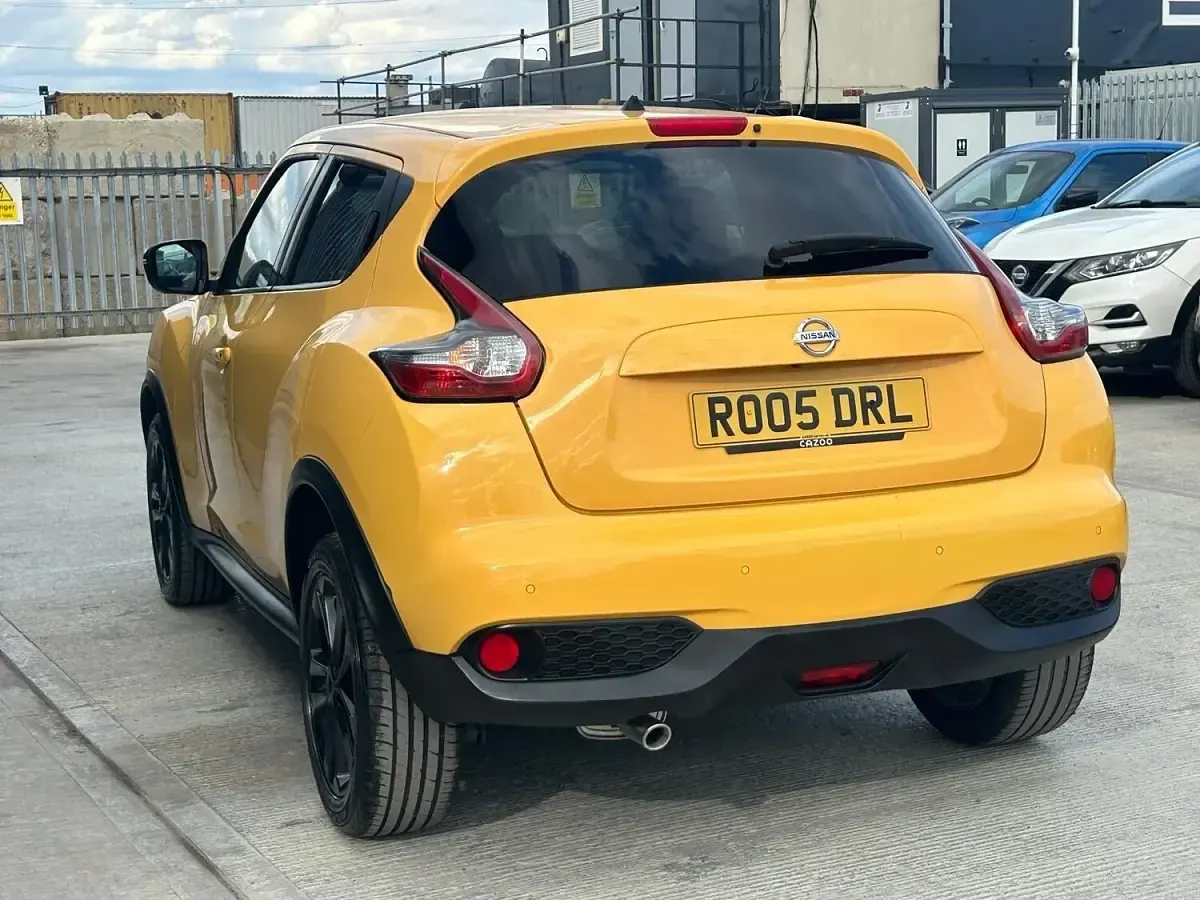 Used Nissan Juke N-Connecta 113 HP (83 kW) 2017 Yellow SUV