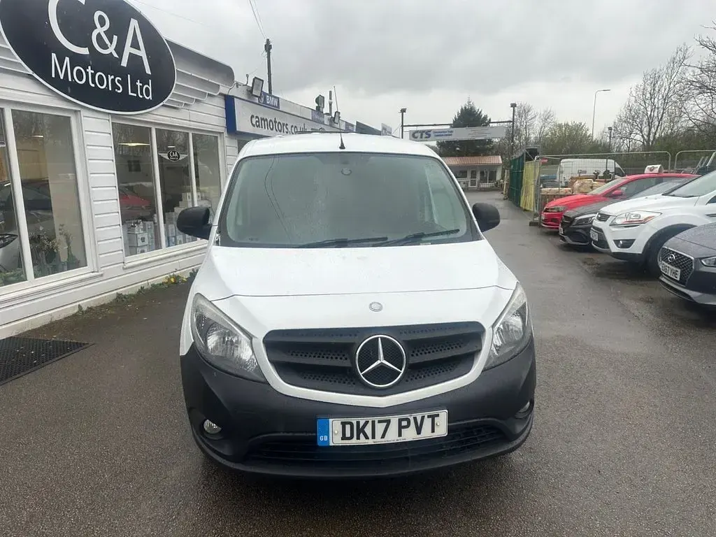 Used Mercedes Citan 109 90 HP (66 kW) 2017 White MPV