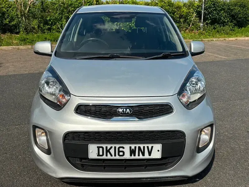 Used Kia Picanto 65 HP (47 kW) 2016 Silver Hatchback