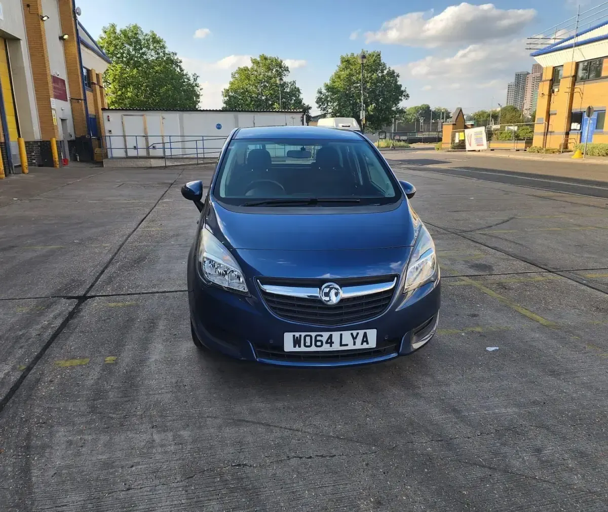 Used Vauxhall Meriva 120 HP (88 kW) 2015 Blue MPV