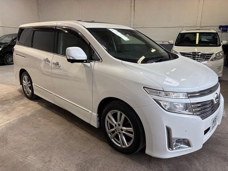 Pearl white Used 2011 Nissan Elgrand MPV | £12,499 (Fair price) - Image 1/4