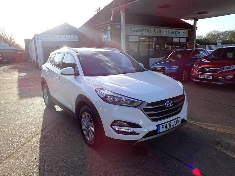 Used Hyundai Tucson SE 116 HP (85 kW) 2016 White SUV