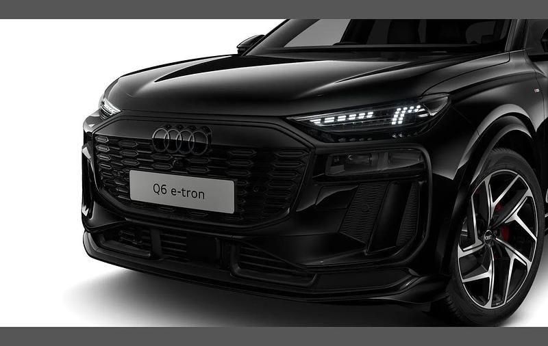 Begagnad Audi Q6 e-tron Advanced 280 kW (382 HK) 2025 Svart SUV