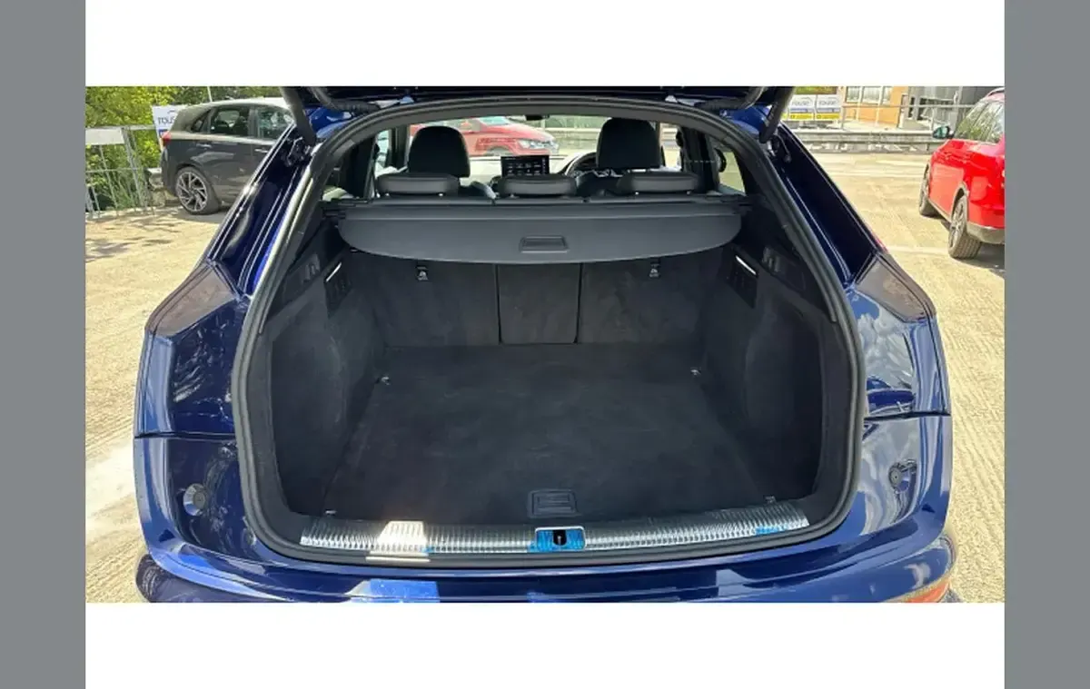 Used Audi Q5 Sportback S-Line 261 HP (191 kW) 2022 Blue SUV