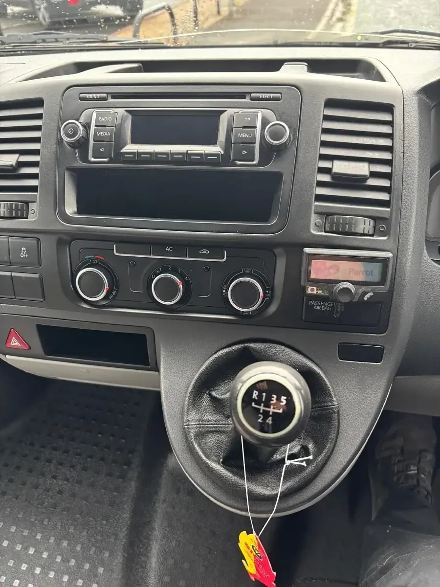 Used VW T5 102 HP (75 kW) 2012 White Van
