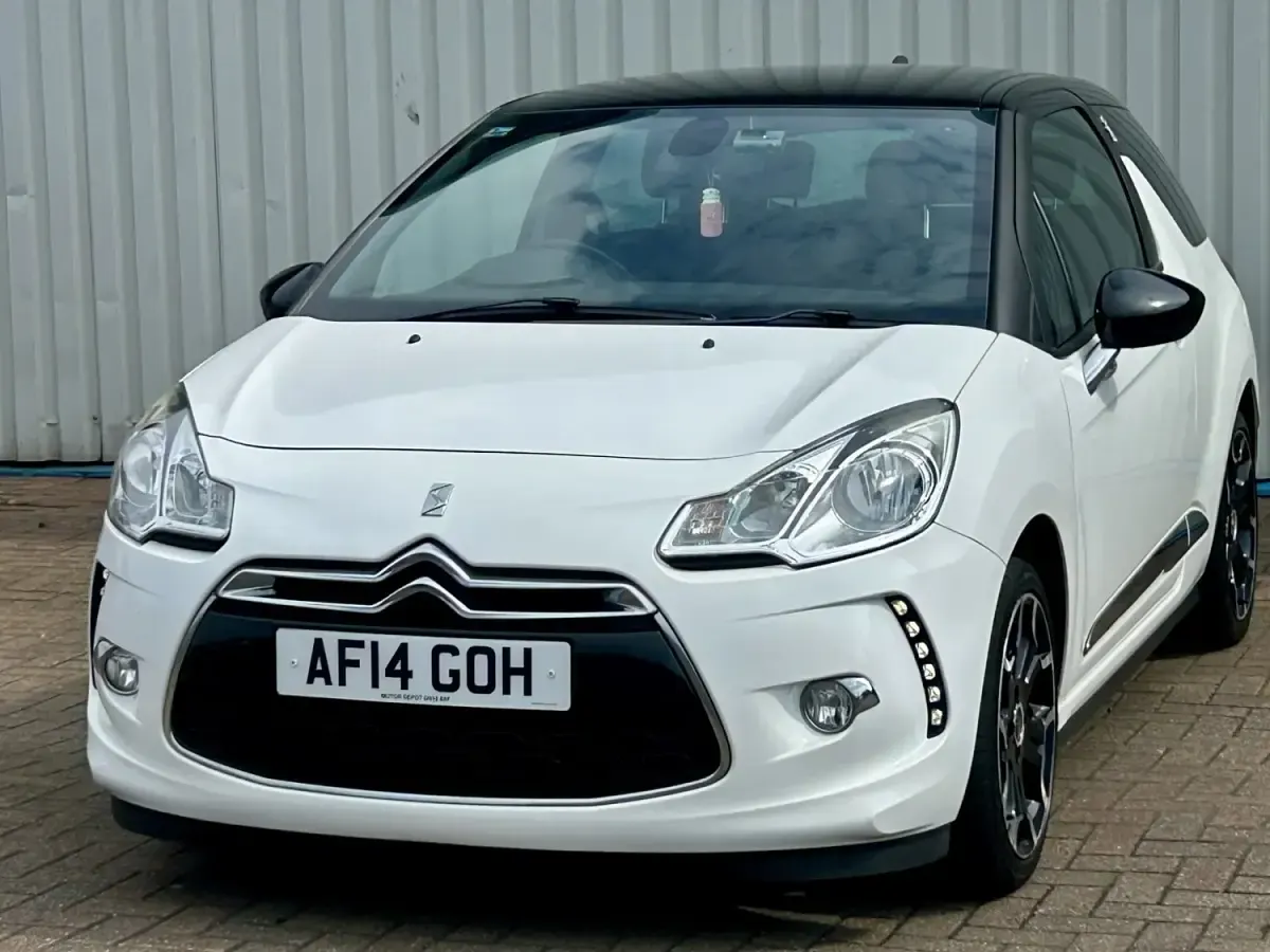 Usado Citroën DS3 90 CV (66 kW) 2014 Blanco Utilitario