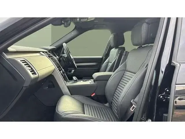 Usado Land Rover Discovery 5 HSE Dynamic 344 CV (253 kW) 2025 Negro SUV