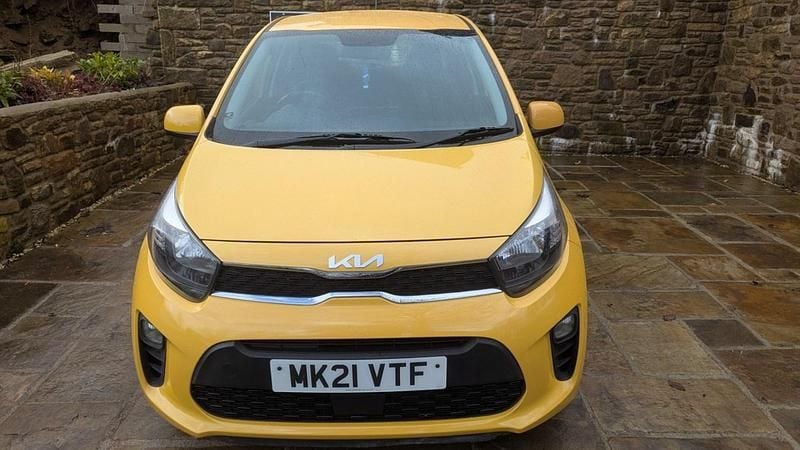 Used Kia Picanto 66 HP (48 kW) 2021 Yellow Hatchback