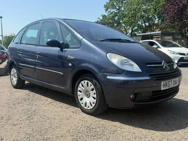 Used Citroën Xsara Picasso 2007 Mauve purple MPV