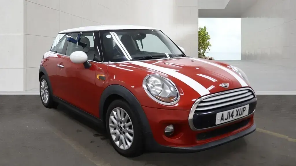Used Mini Cooper Hatch 136 HP (100 kW) 2014 Red Hatchback