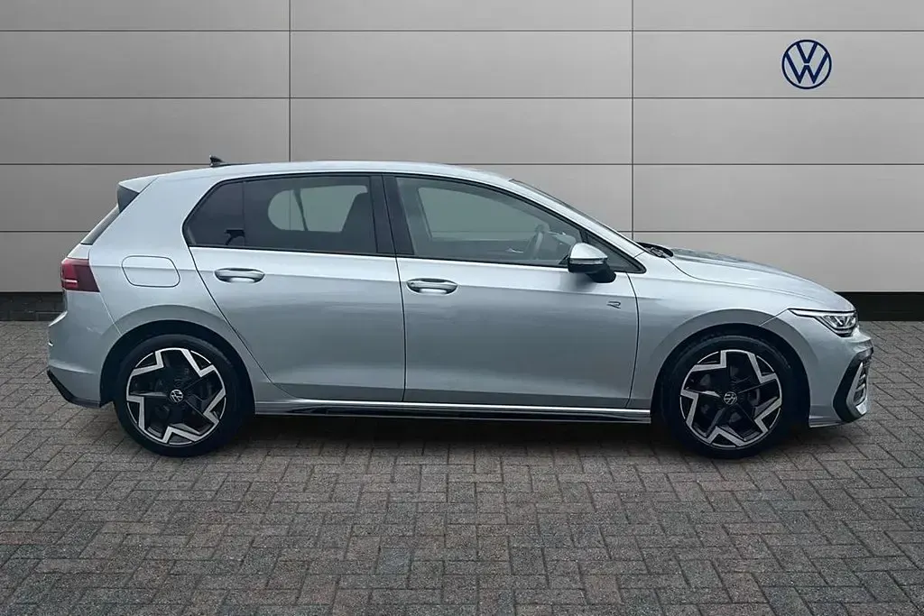 Used VW Golf VIII R-line 150 HP (110 kW) 2025 Silver Hatchback