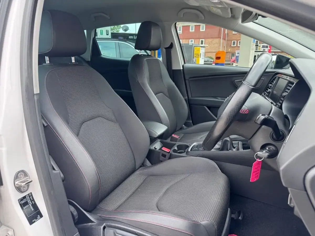 Used Seat Leon FR 125 HP (91 kW) 2017 White Hatchback