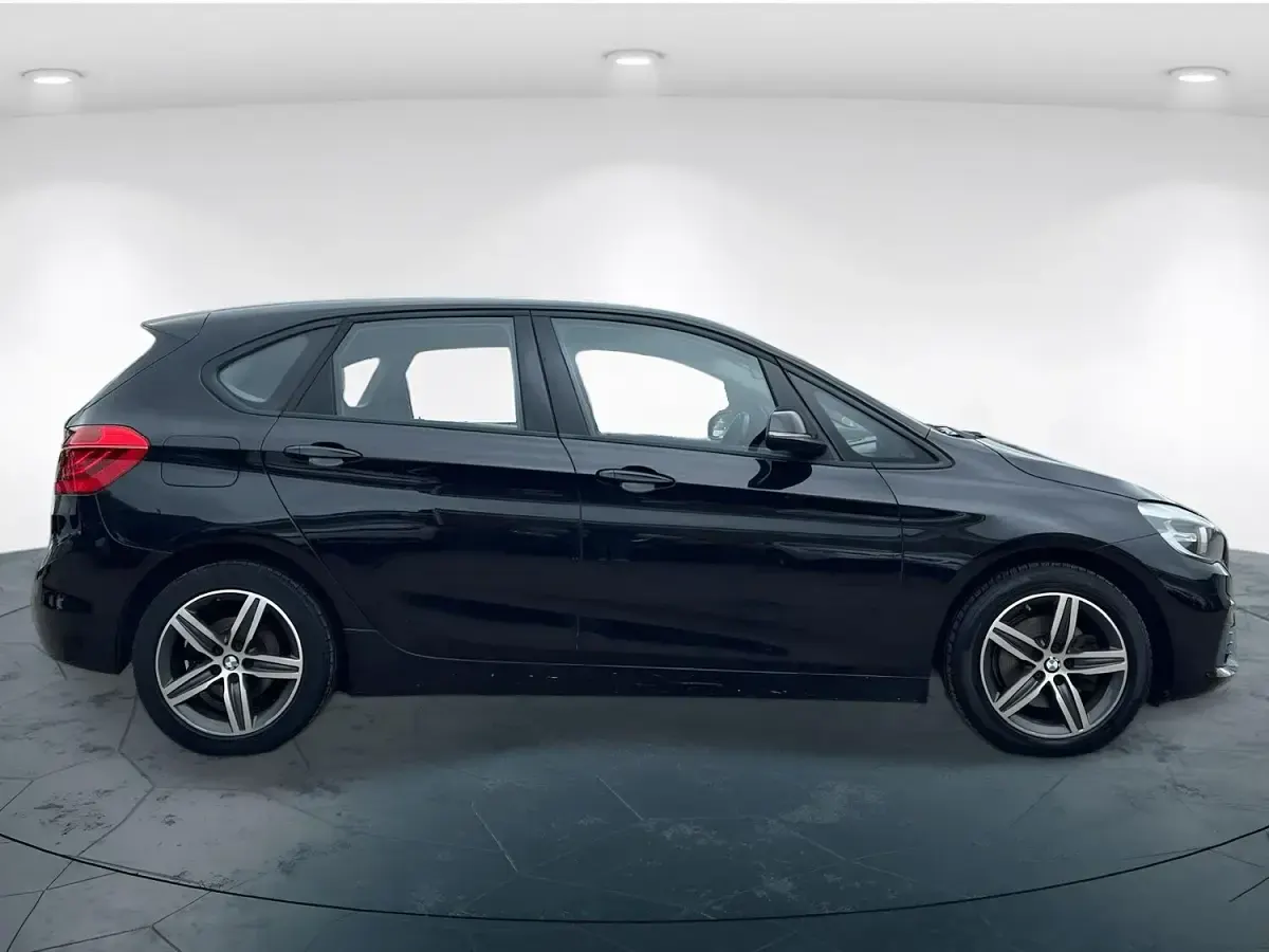 Used BMW 218 Sport Line 2015 Black Hatchback