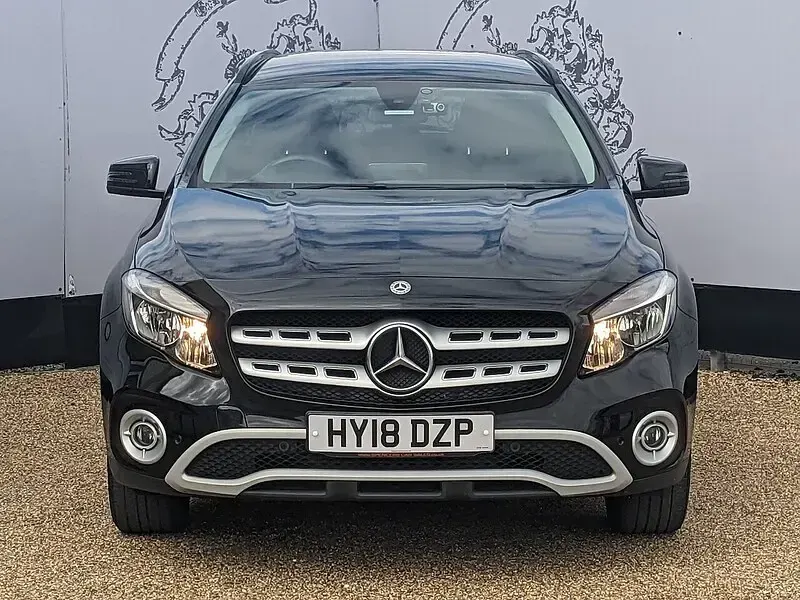 Used Mercedes GLA200 Executive 156 HP (114 kW) 2018 Black SUV