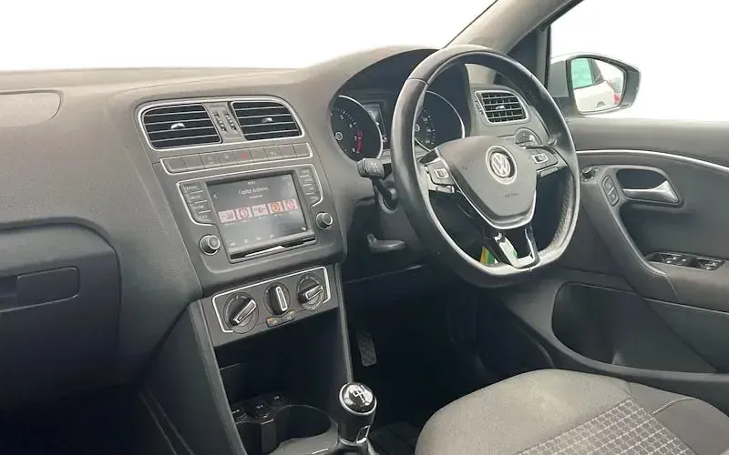 Used VW Polo Edition 90 HP (66 kW) 2017 Silver Hatchback