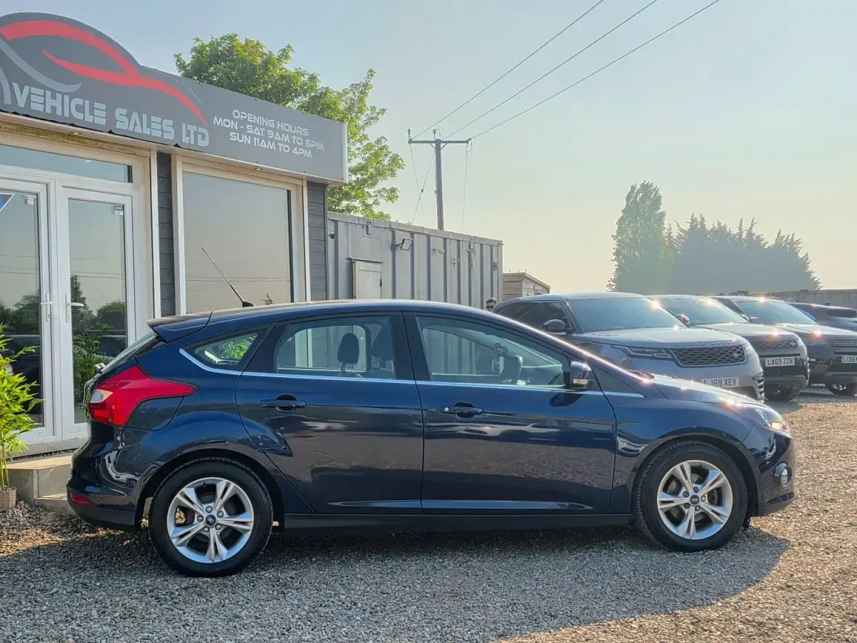 Usado Ford Focus Zetec 2012 Azul Citadino