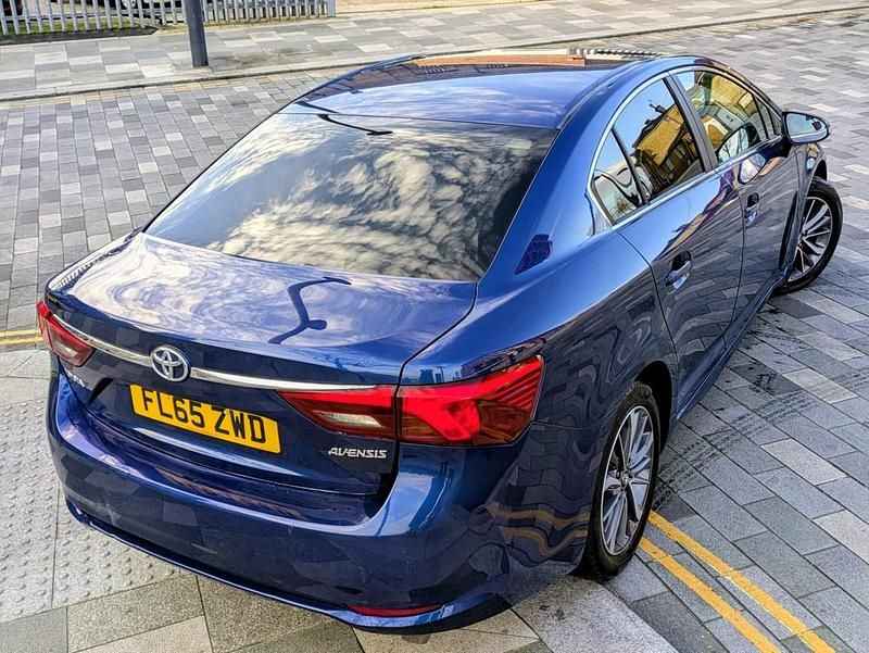 Used Toyota Avensis Business Edition 2015 Blue Sedan