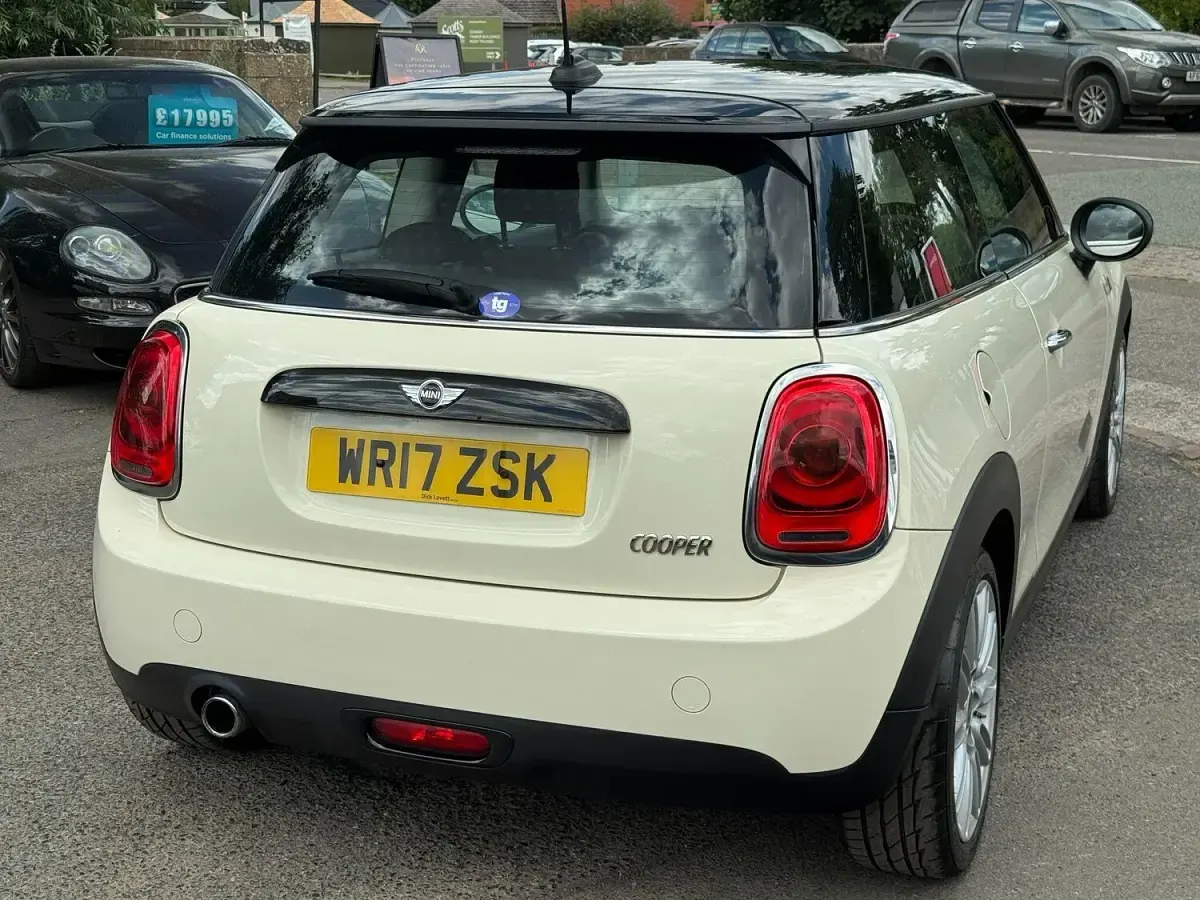 Used Mini Cooper Hatch 2017 White Hatchback