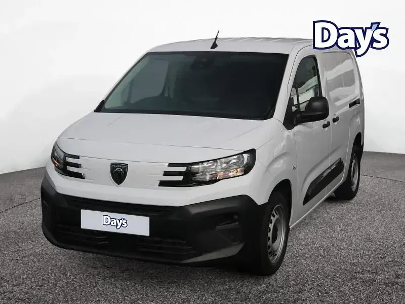 Used Peugeot Partner S 131 HP (96 kW) 2024 White MPV