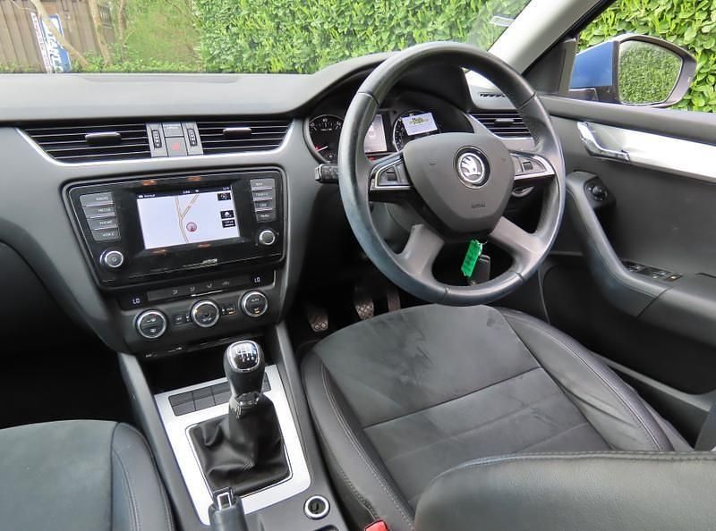 Used Skoda Octavia Elegance 140 HP (102 kW) 2014 Blue Hatchback