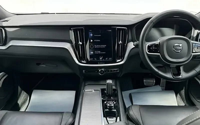 Used Volvo V60 R-Design 163 HP (119 kW) 2021 Grey Estate