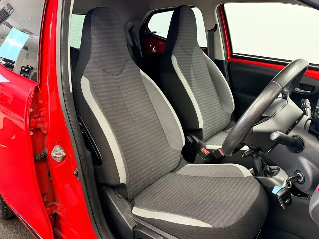 Used Toyota Aygo Trend 70 HP (51 kW) 2019 Red Hatchback