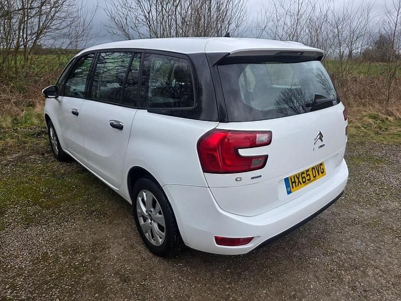 Used Citroën Grand C4 Picasso VTR Sport 100 HP (73 kW) 2015 White MPV