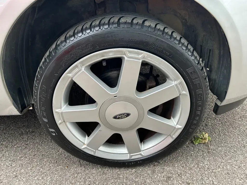 Used Ford Fiesta Zetec 74 HP (54 kW) 2008 Silver Hatchback