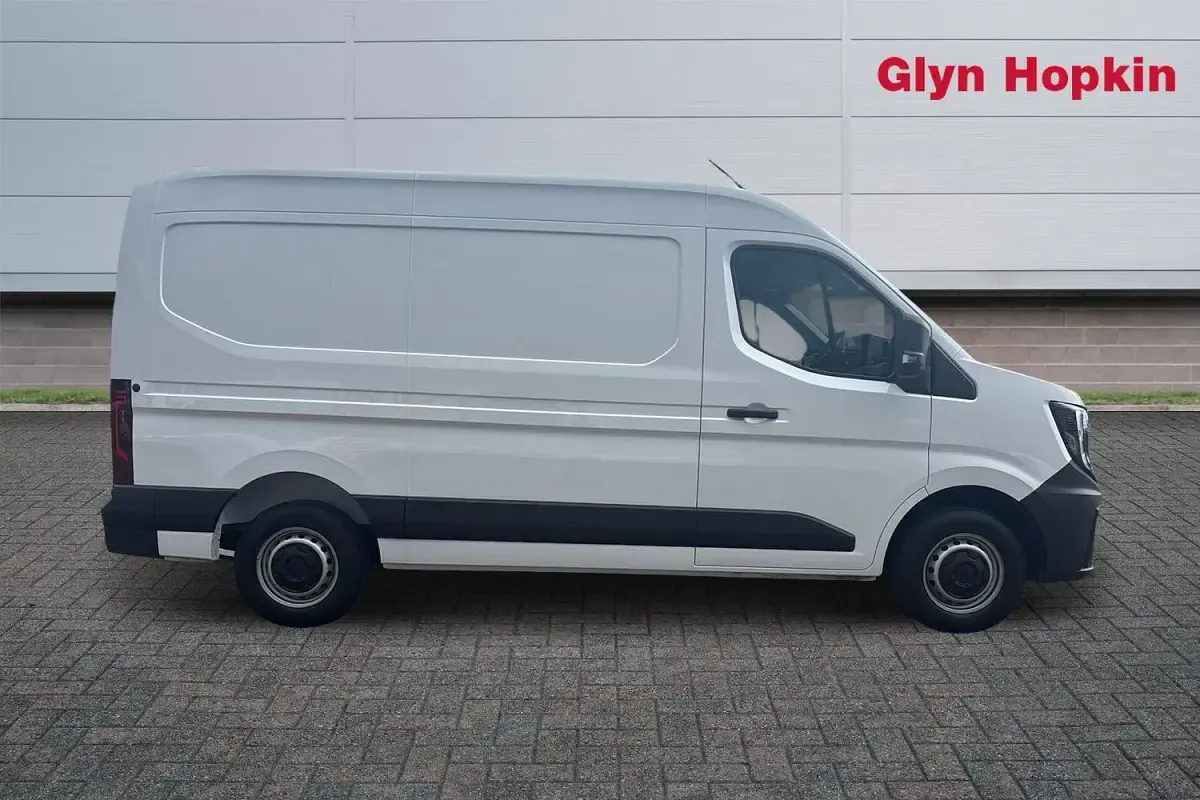 New Nissan Interstar Acenta 130 HP (95 kW) 2026 White Van