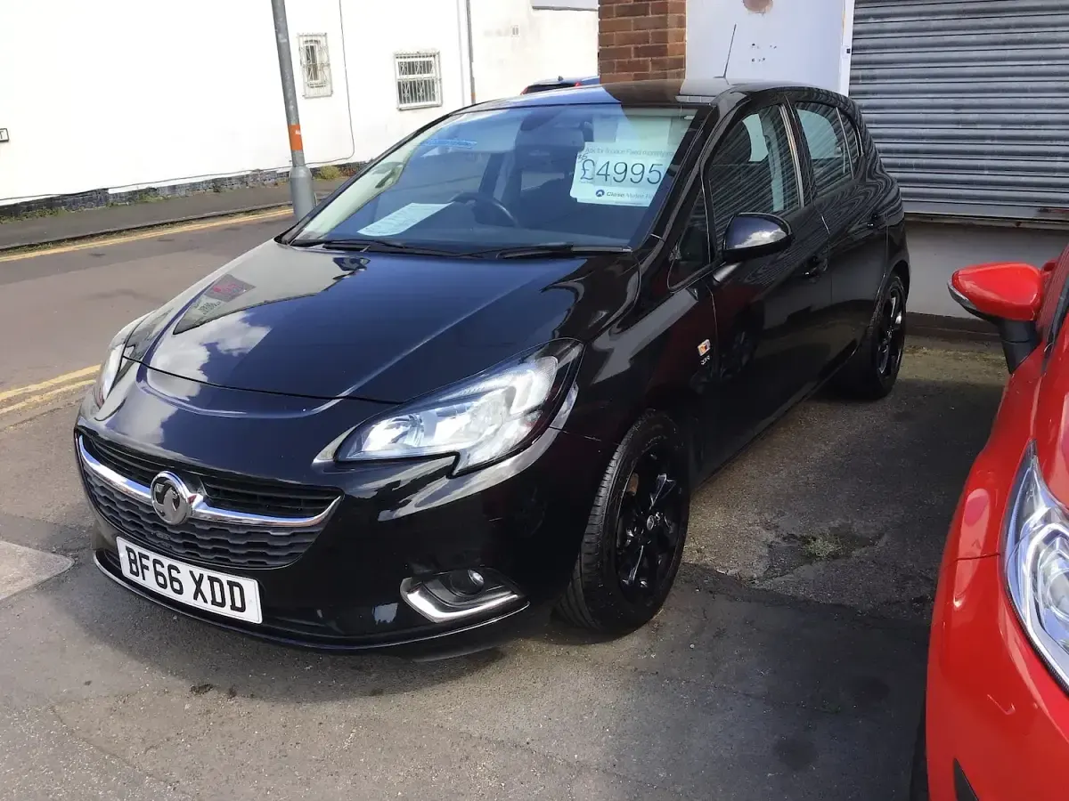 Used Vauxhall Corsa SRi 88 HP (64 kW) 2016 Black Hatchback