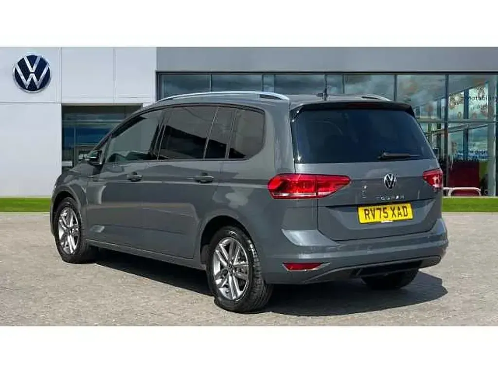 Used VW Touran Match 150 HP (110 kW) 2025 Dolphin grey metallic MPV