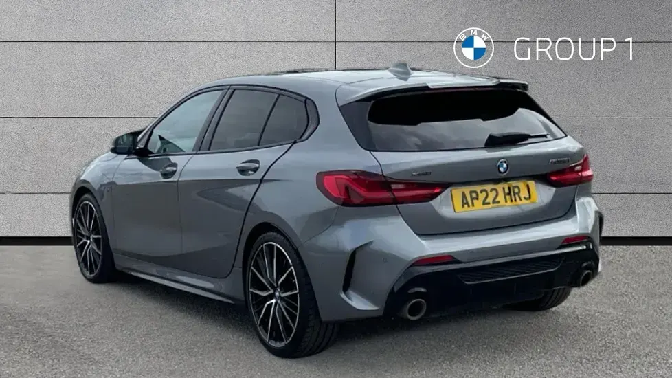 Usado BMW M135 Shadowline 306 CV (225 kW) 2022 Gris Utilitario