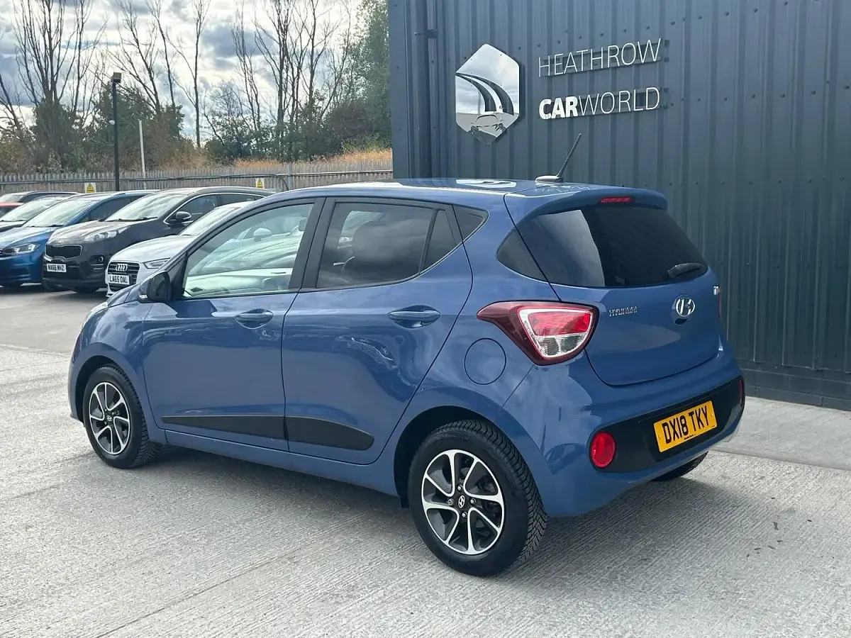 Used Hyundai i10 Premium 87 HP (63 kW) 2018 Blue Hatchback