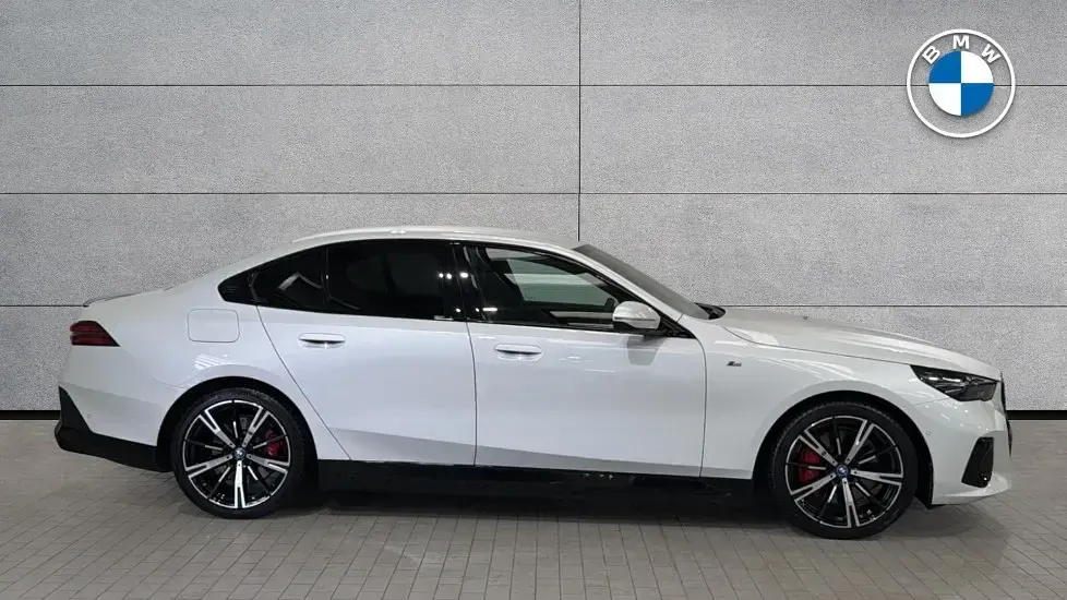 Used BMW i5 M Sport 246 kW (335 HP) 2025 White Sedan