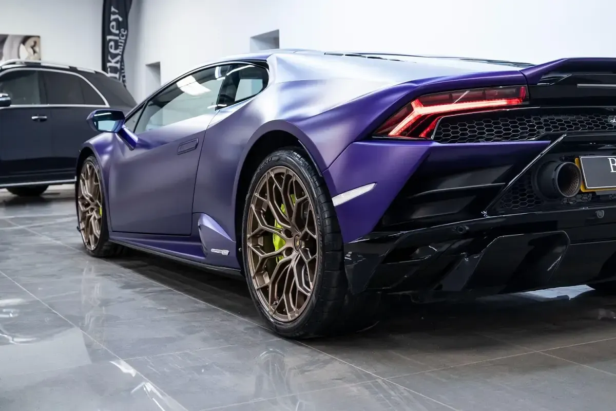Used Lamborghini Huracán 610 HP (448 kW) 2023 Mauve/purple Coupe