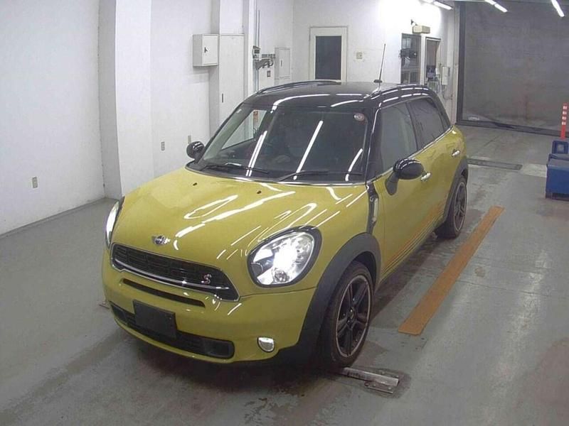 Used Mini Cooper SD Countryman Special Edition 143 HP (105 kW) 2015 Yellow SUV