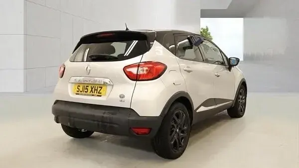 Begagnad Renault Captur Dynamique 90 HK (66 kW) 2015 Svart SUV