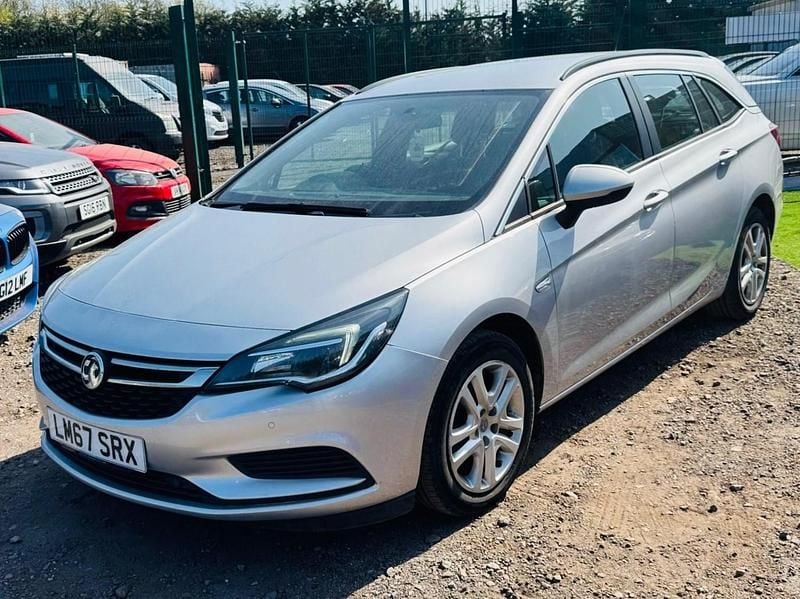 Second-hand Vauxhall Astra Design Edition 110 CP (80 kW) 2018 Argintiu Break