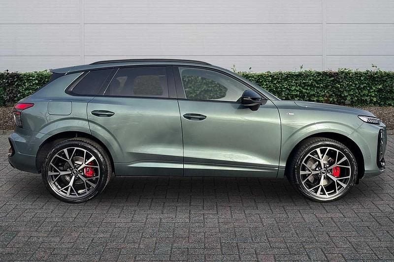 New Audi Q3 Comfort 193 HP (141 kW) 2026 Sage green metallic SUV