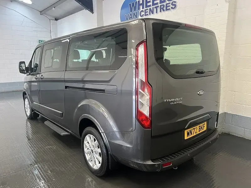 Usado Ford Tourneo Custom Titanium 2022 Magnetic (metallic colour) Van