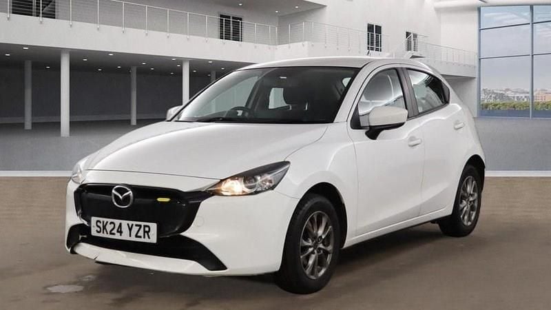 Used Mazda 2 Center-Line 75 HP (55 kW) 2024 White Hatchback