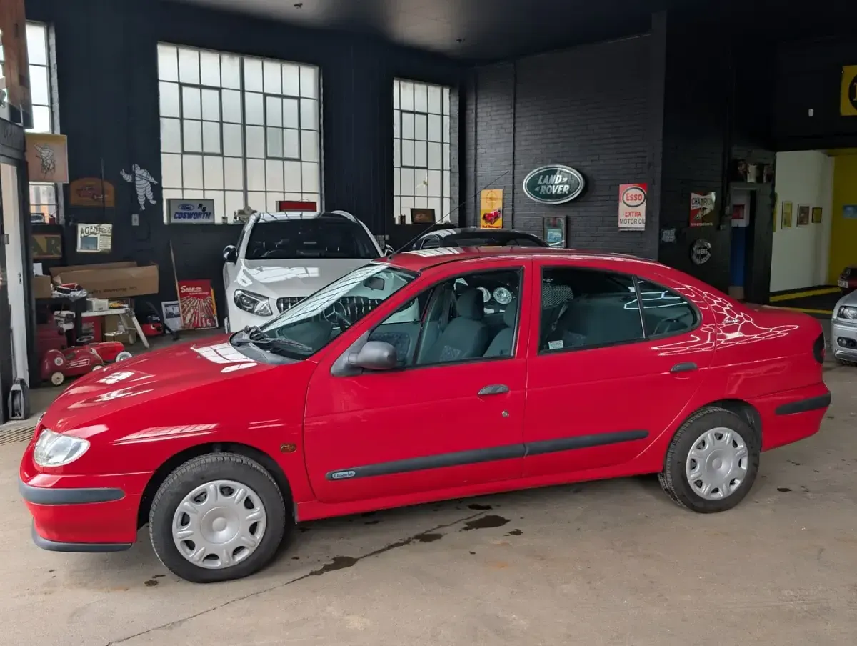 Used Renault Mégane 107 HP (78 kW) 1998 Red Sedan